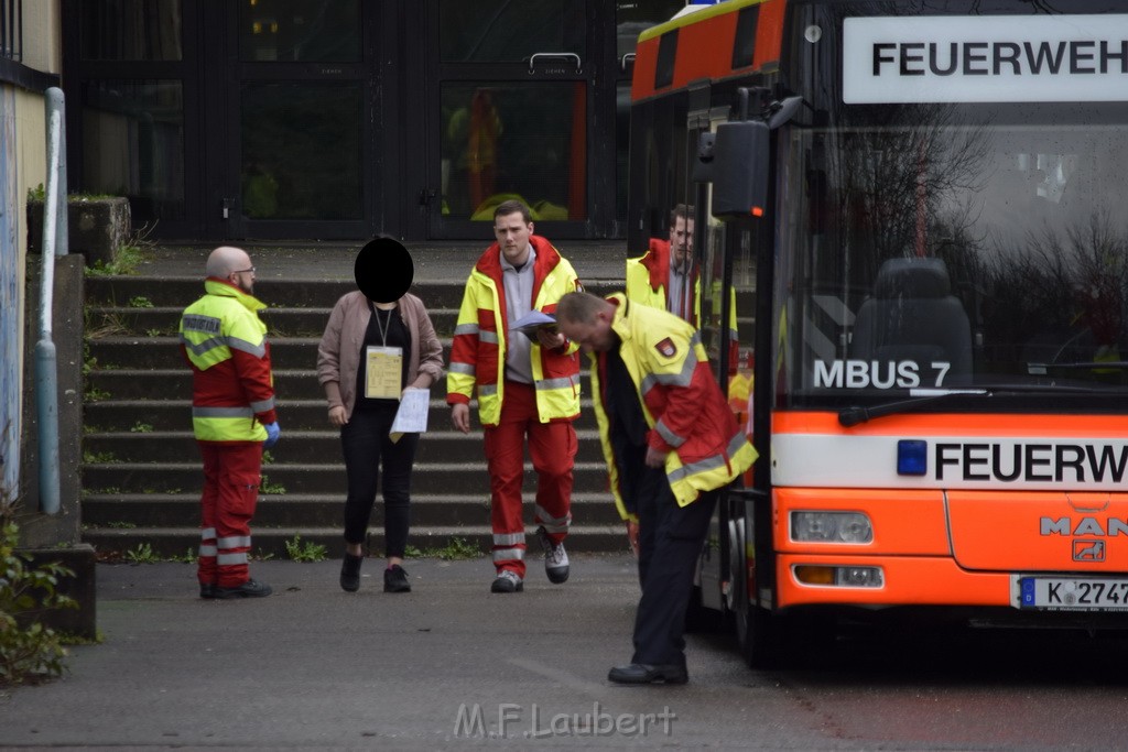 Einsatz BF Koeln Schule Burgwiesenstr Koeln Holweide P045.JPG - Miklos Laubert